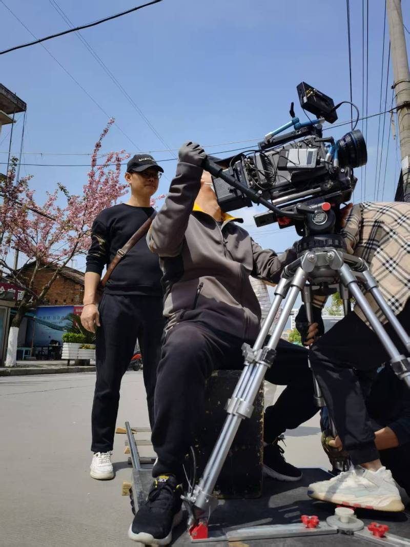 西固区广告片拍摄：快消品牌爆款之选，网感内容适配社媒传播！